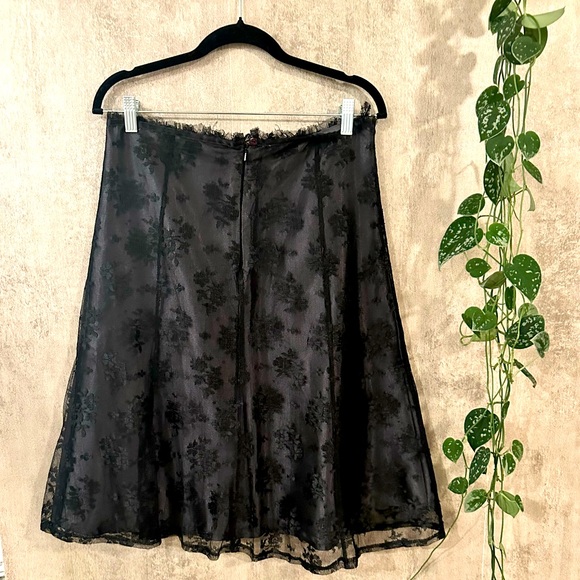 H&M Lace Skirt - Picture 2 of 5